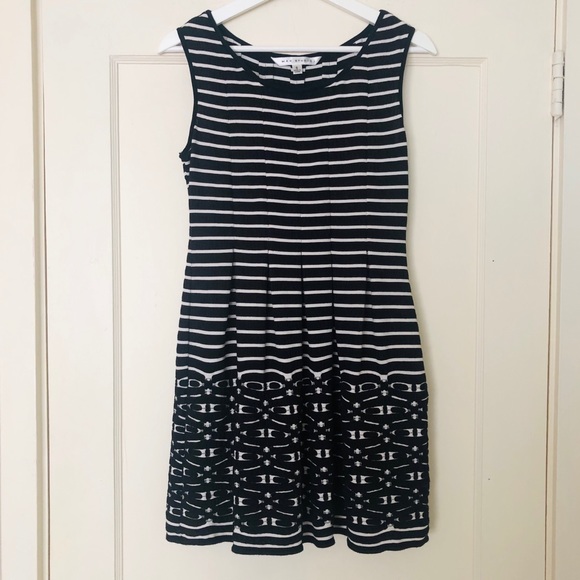 Max Studio Dresses & Skirts - Max Studio Dress: